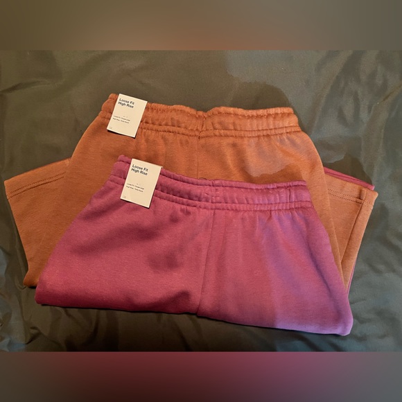 🌺(2) Nike Womens Loose Fit High Rise Shorts - Picture 4 of 4